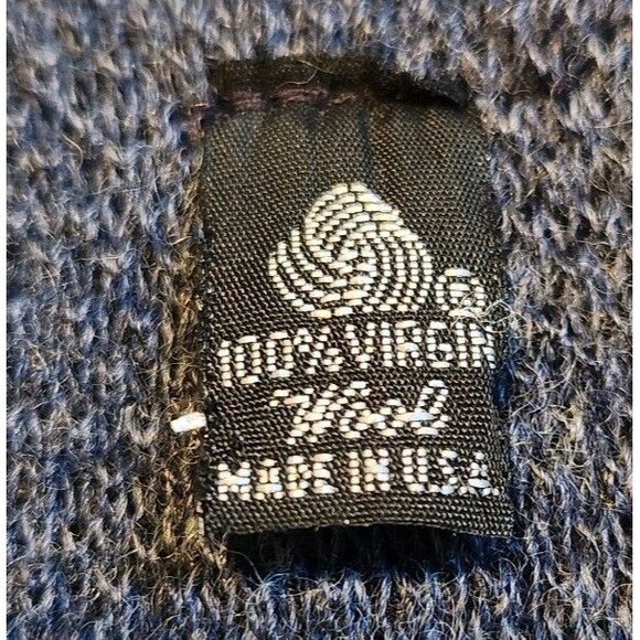 Men’s Vintage Knit necktie.  Private Club Gray Square Tip 100% Virgin Wool - Picture 3 of 3